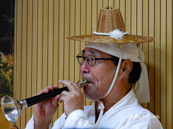 mask dance musician