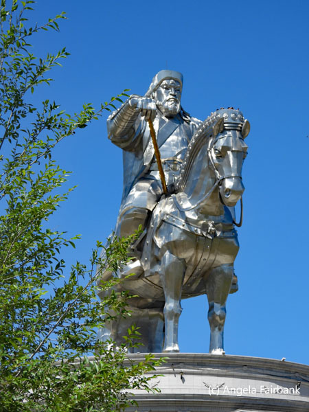chinggis kaahn statue 3
