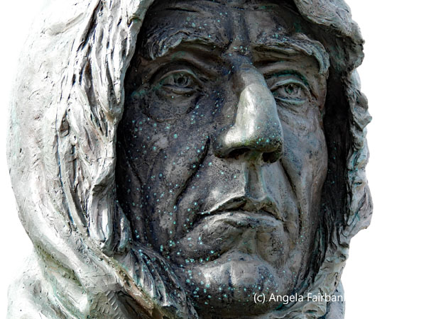 close up of amundsen bust