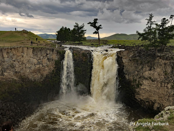 Ulaan Tsutgalan Waterfalls 3