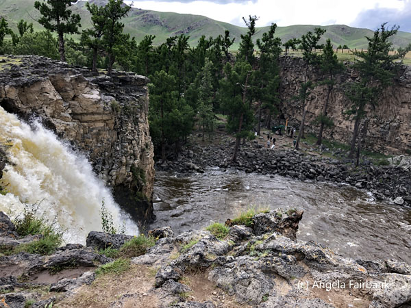 Ulaan Tsutgalan Waterfalls 4
