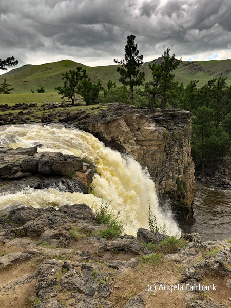 Ulaan Tsutgalan Waterfalls 5