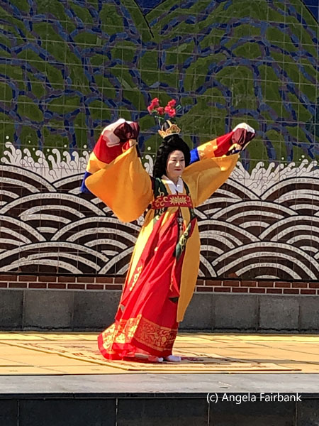 dancer in Insadong
