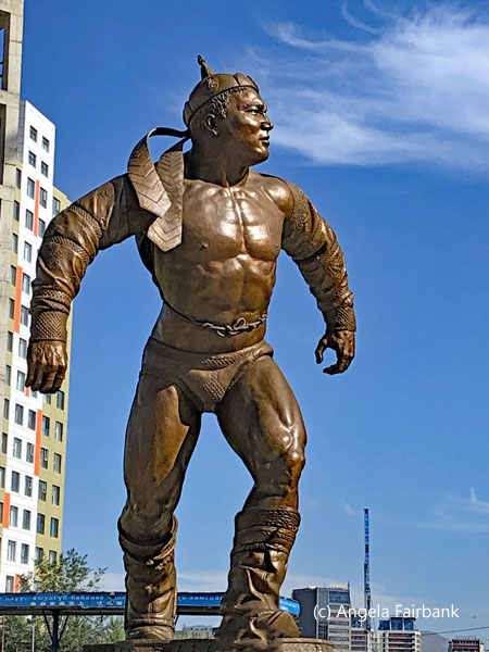 statue of wrestler
