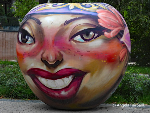 decorated apple 4