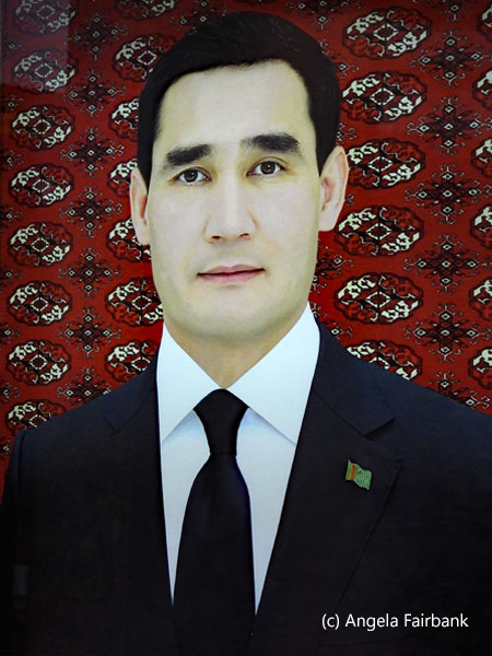 picture of President of Turjmenistan at museum 2