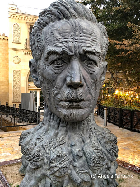 Aliagha Vahid Monument, Azerbaijani poet