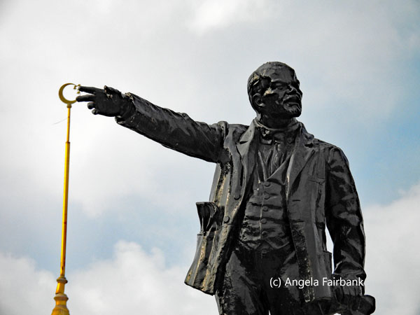 Lenin statue