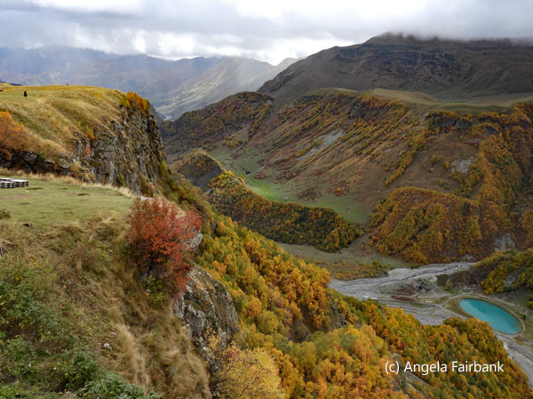 views near Russia-Georgia Friendship Monument 1