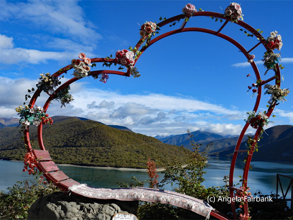 heart at Zhinvali reservoir