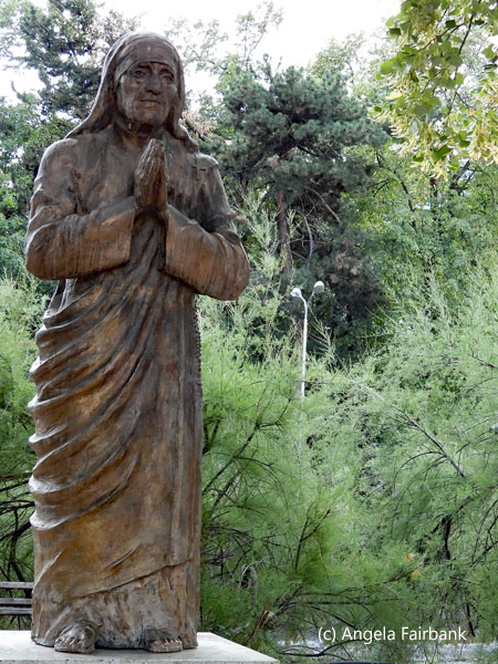 Mother Teresa statue