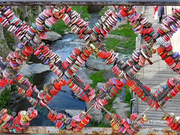 locks on bridge