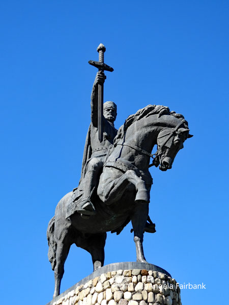 statue of king on horse in Telavi