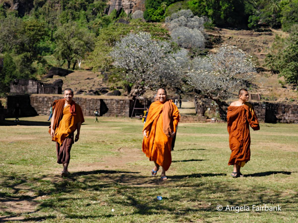 3 thai monks 2