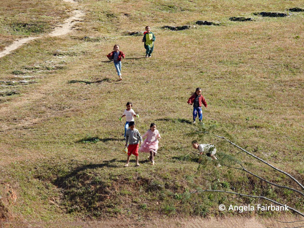 bilingual school children at jars site 1