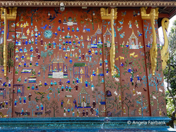 outside wall of temple at Wat Xiengthong