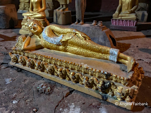 lying down buddha 1 in Pak Ou Caves