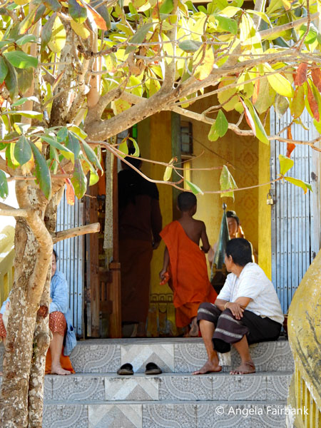 novice going into temple