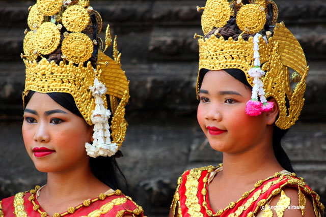 dancers posing at Angkor Wat
