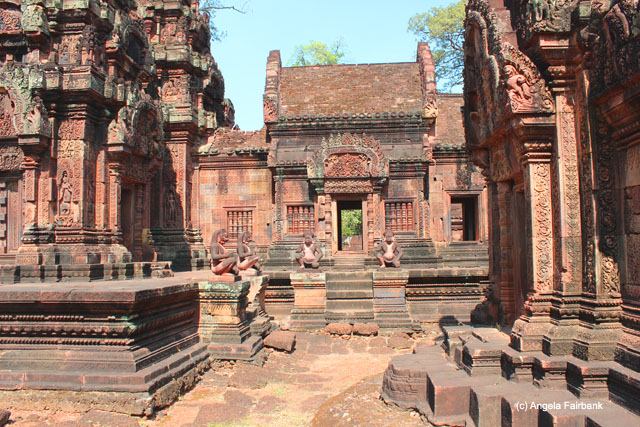 Banteay Srey inner temple 2