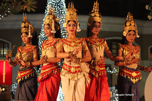 Main dancer at Apsara Dance Show at Sokha Hotel 3