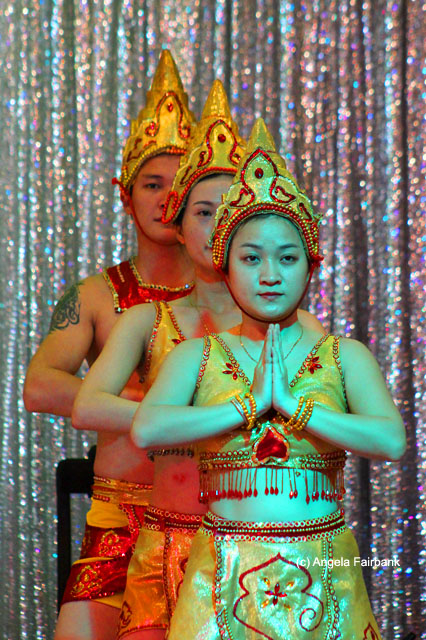 3 dancers at lunch place
