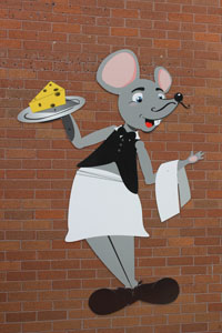 mouse with cheese