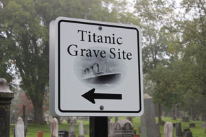 sing to Titanic Grave Site