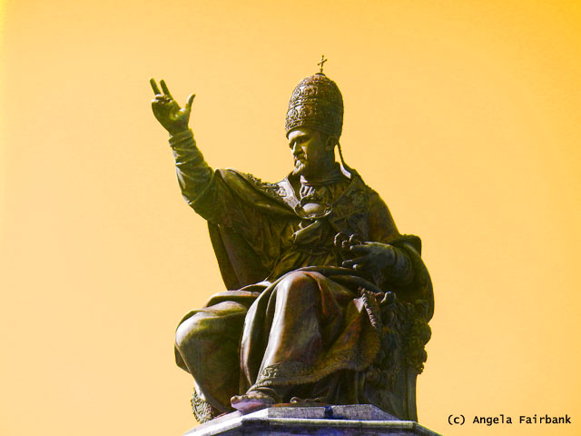 statue of pope