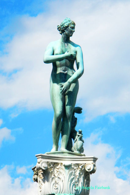 female statue at miramare