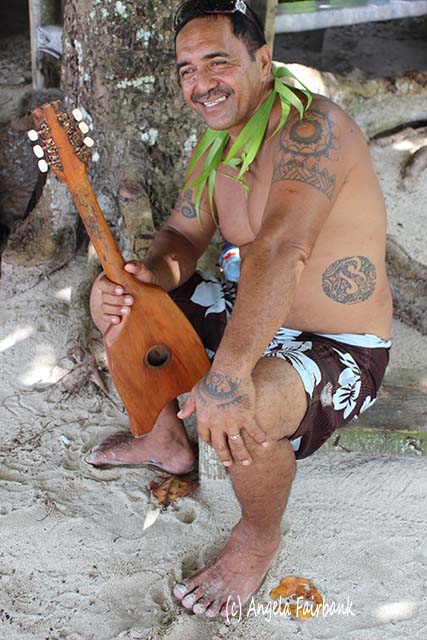 Parka, Hana Iti beach, Huahine, French Polynesia, copyright Angela Fairbank