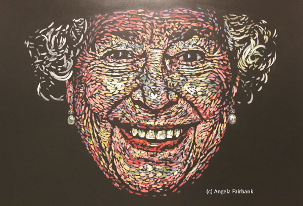 queen elizabeth smiling portrait