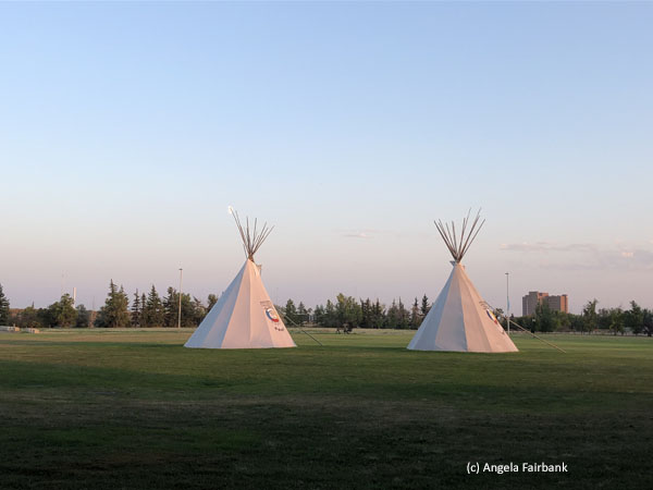 2 teepees