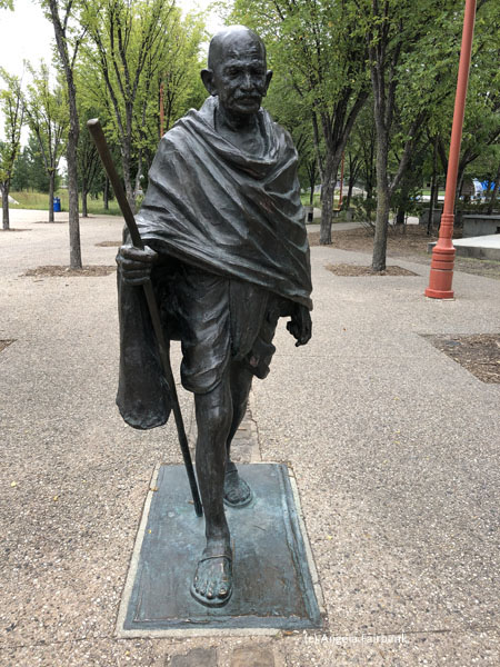 ghandi statue