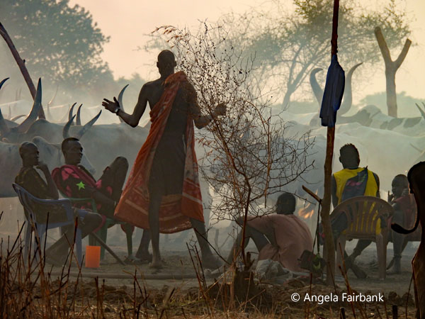 mundari camp scene 104