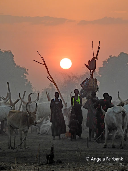 mundari camp scene 124