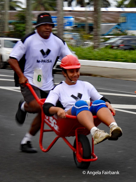 wheelbarrow race 4