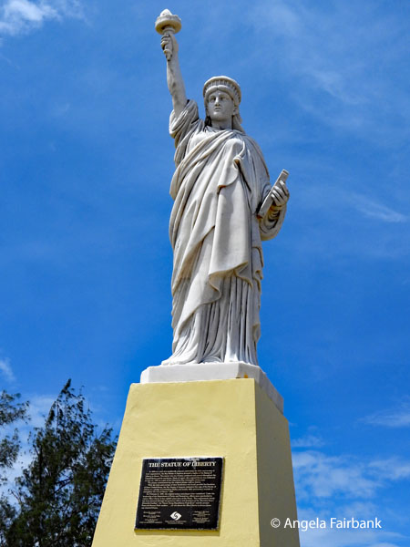 mini statue of liberty