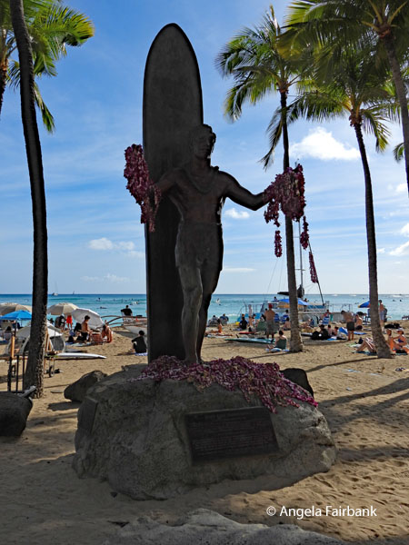 Statue of Duke Paqa Kahanamoku on Waikiki beach