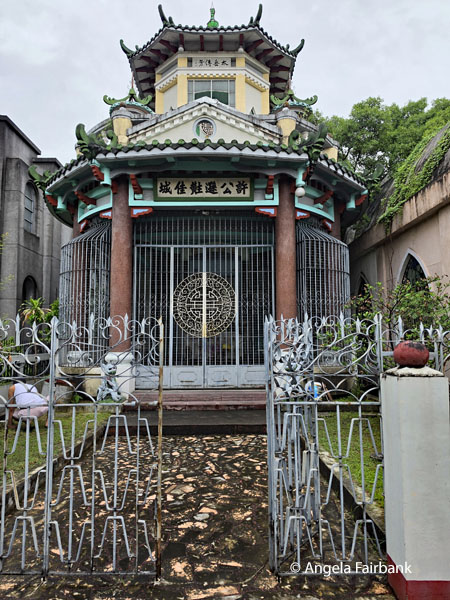 mausoleum 2