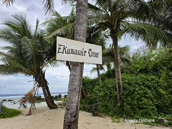 beach welcome sign
