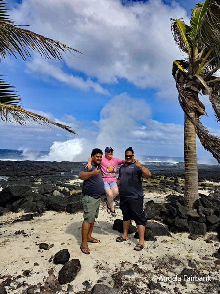 me held up by the two Samoan boys, our guide Rodney left and driver Joe right at Alofa'aga blow holes