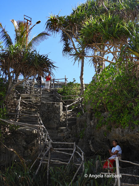 staircase between lunch place and beach