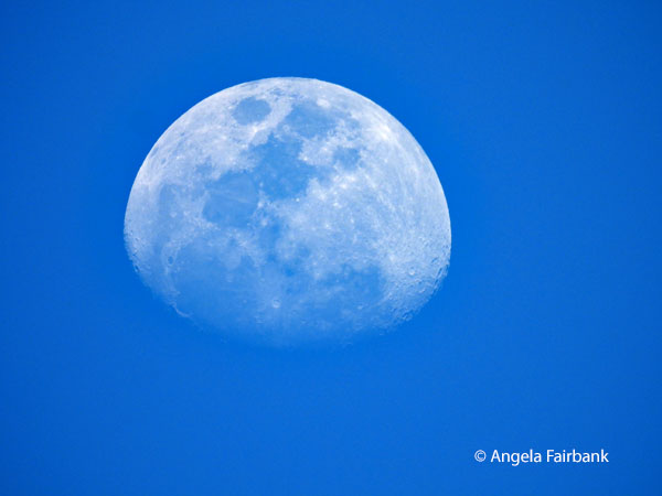 three-quarter moon