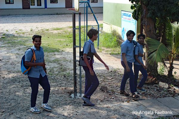 4 school boys