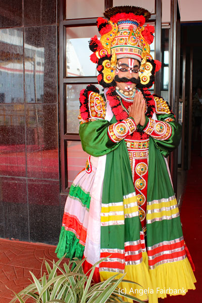 kathakali dancer male portraying male
