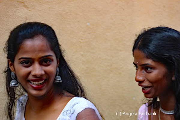2 young women